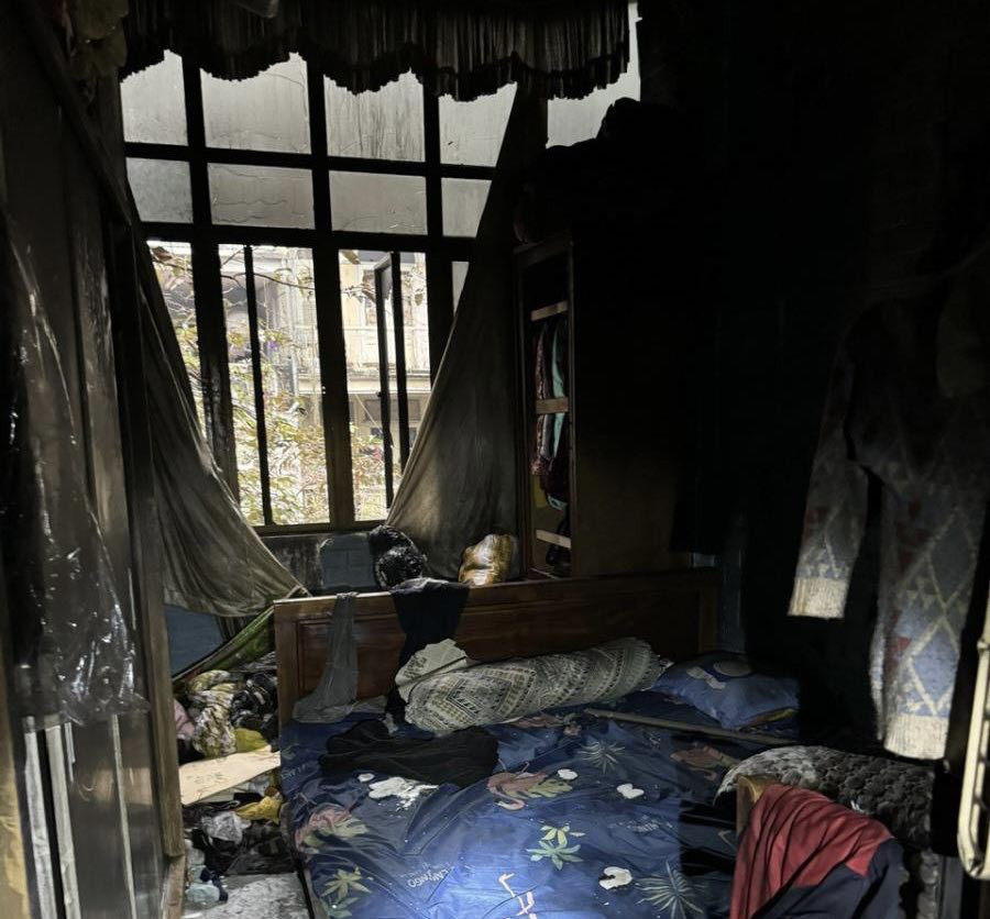 Bên trong ngôi nhà bị cháy - Ảnh: Công an cung cấp