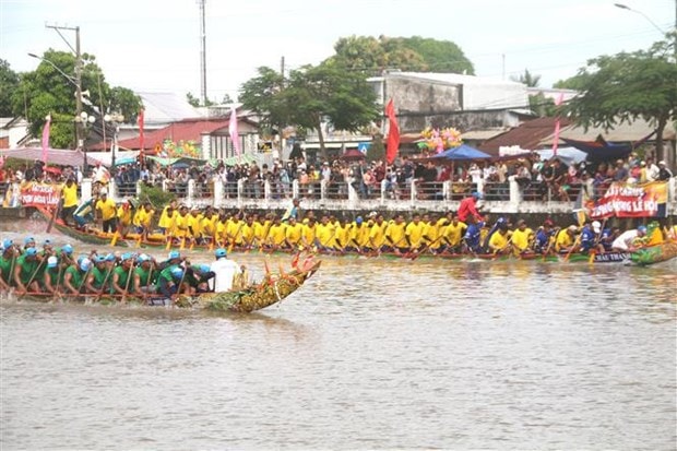 Diversity of festivals demonstrates freedom of religion in Vietnam hinh anh 2