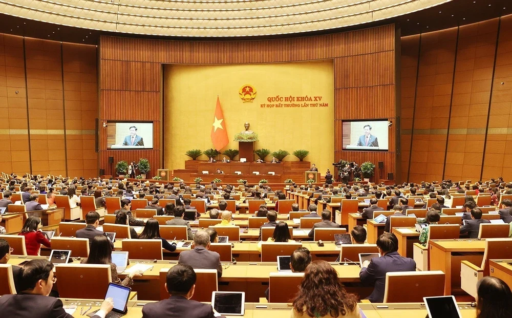 Quốc hội làm việc tại phiên họp bất thường lần thứ 5, Quốc hội khóa XV. (Ảnh: TTXVN)