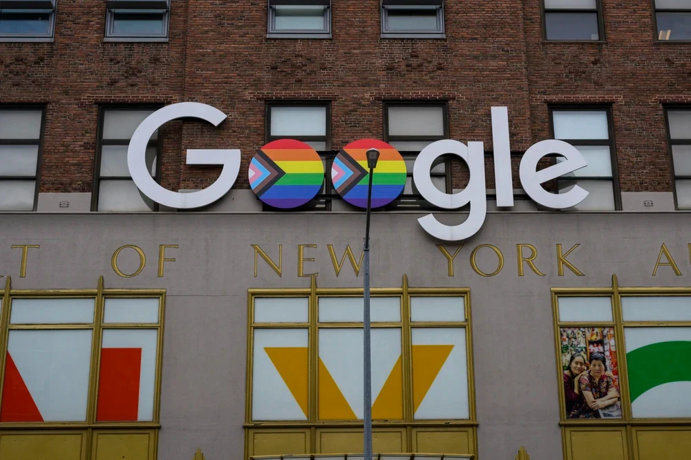 Biểu tượng Google tại New York (Mỹ). (Ảnh: AFP/TTXVN)