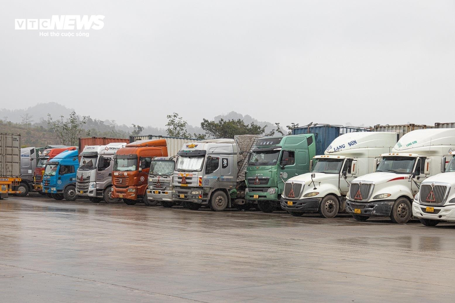 Cơ quan chức năng tỉnh Lạng Sơn nhận định, những ngày tới, lượng xe hàng đổ về các cửa khẩu sẽ tiếp tục tăng, tuy nhiên, khó xảy ra tình trạng ùn tắc.