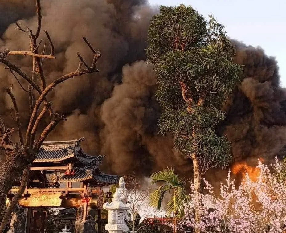 Hiện trường vụ cháy ở chùa Phật Quang, Hà Nam. (Nguồn: Facebook)