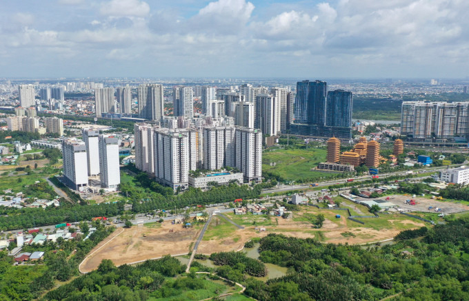 Bất động sản khu Đông TP HCM, với các căn hộ chung cư, dự án đất nền, nhà phố; TP Thủ Đức, tháng 7/2023. Ảnh: Quỳnh Trần