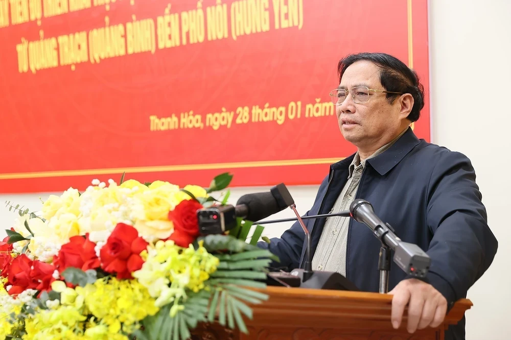 Thủ tướng Phạm Minh Chính kết luận hội nghị thúc đẩy tiến độ triển khai các dự án Đường dây 500 kV mạch 3 Quảng Trạch-Phố Nối. (Ảnh: Dương Giang/TTXVN)