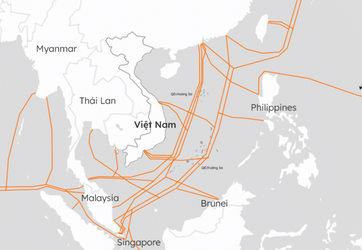 Đường đi của năm tuyến cáp quang biển kết nối Việt Nam với quốc tế. Đồ họa:Hoàng Khánh