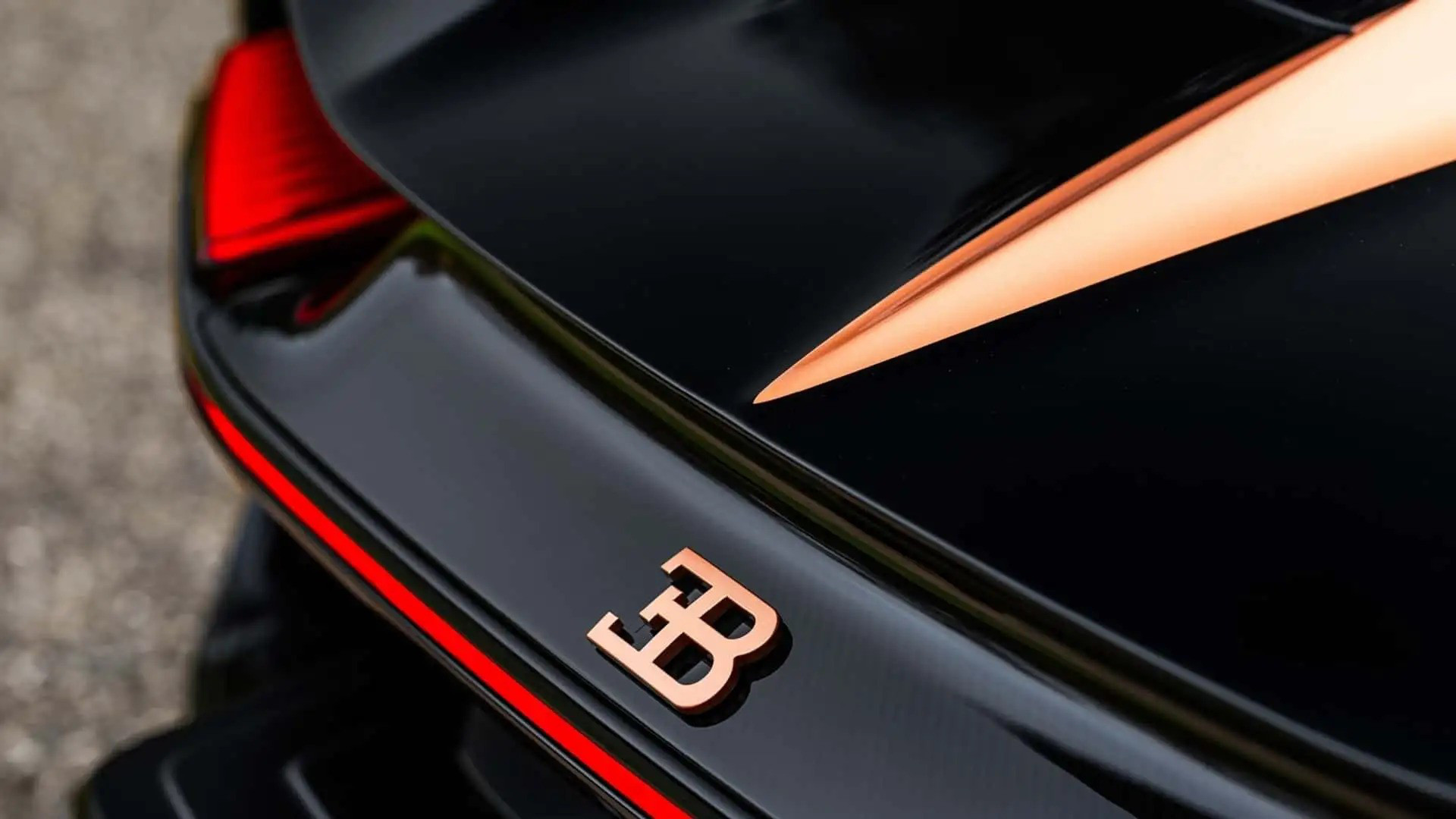 Bugatti sẽ ra mắt dòng xe thứ 3 sau Veyron và Chiron vào giữa năm 2024 - Ảnh: Bugatti