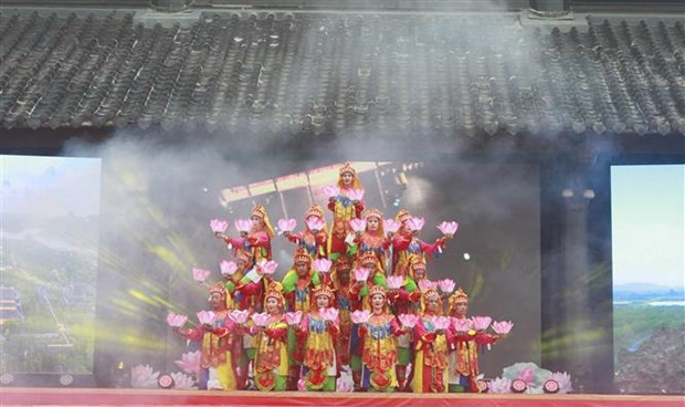Numerous spring festivals kick-off in northern region hinh anh 2