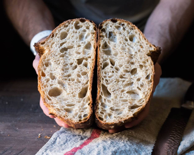 Bánh mì lên men chua tự nhiên. Ảnh: The Perfect Loaf