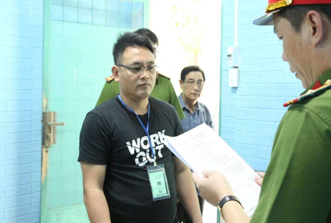 Cơ quan Cảnh sát điều tra đọc lệnh bắt tạm giam Nguyễn Đức Trung.