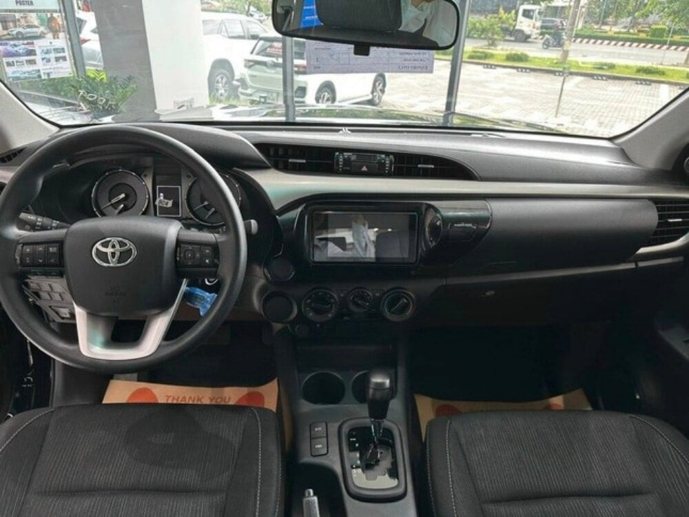Rộ tin Toyota Hilux 2024 sắp bán tại Việt Nam - 3