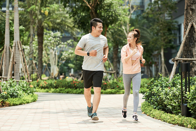 Tập thể dục thường xuyên tăng cường sức mạnh cơ tim, cải thiện khả năng bơm máu và oxy. Ảnh: Freepik