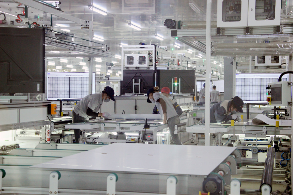 Hoạt động sản xuất tại Nhà máy Jinko Solar 1 (KCN Sông Khoai, TX Quảng Yên).