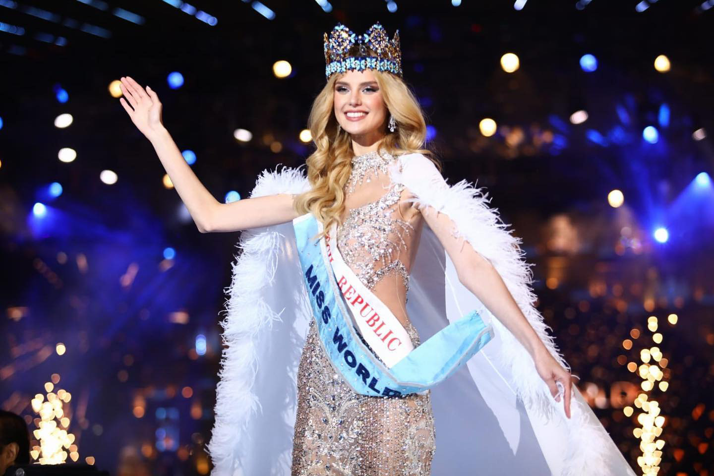 Thí sinh đến từ Cộng hòa Séc đăng quang Miss World lần thứ 71 - Ảnh: Fanpage Miss World
