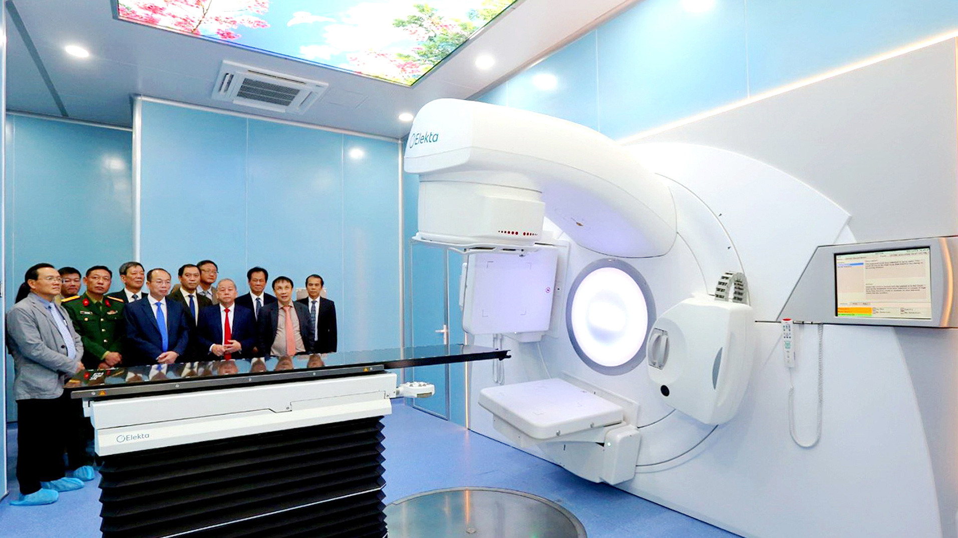 Bệnh viện Trung ương Huế vừa khai trương hệ thống xạ trị gia tốc hiện đại ngày 27-2 vừa qua - Ảnh: BVCC