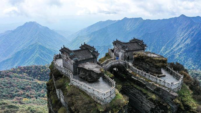 Trải qua hơn 500 năm, ngôi chùa trên đỉnh Phạn Tịnh đã được trùng tu và gia cố nhiều lần để chống lại hiện tượng phong hóa cũng môi trường khắc nghiệt trên cao. Tuy nhiên, chùa vẫn được giữ nguyên được bản thể kiến trúc ban đầu.