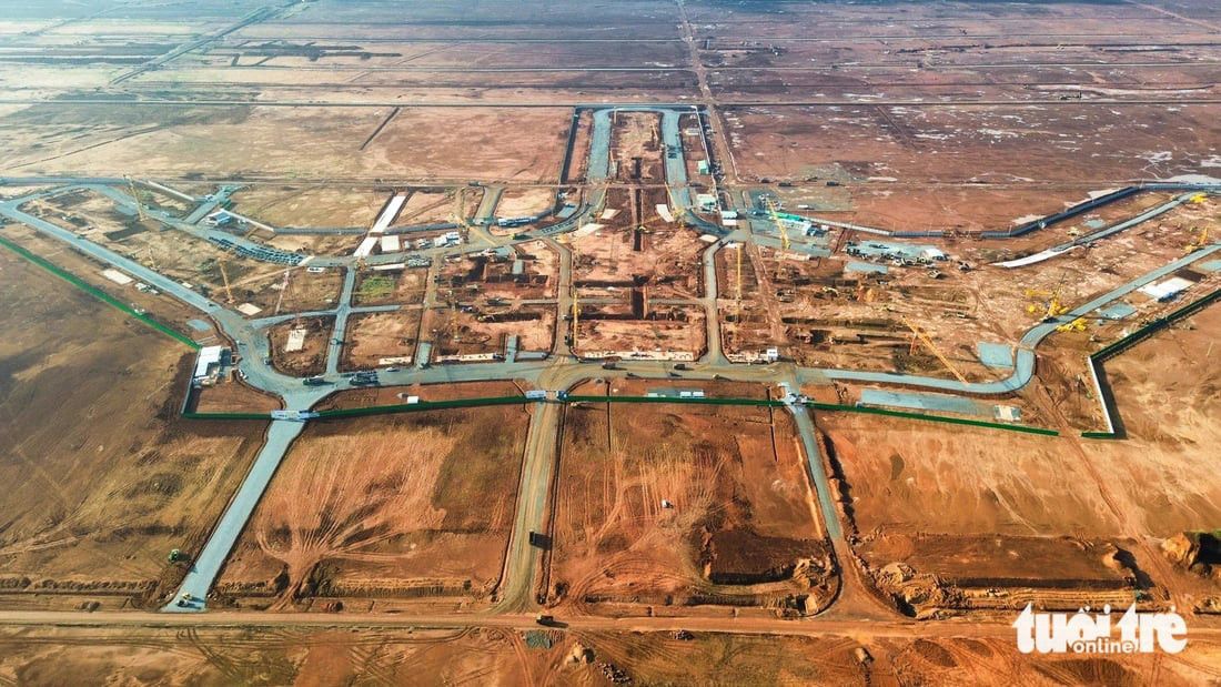 Đại công trường sân bay quốc tế Long Thành (Đồng Nai) nhìn từ trên cao - Ảnh: PHAN DƯƠNG