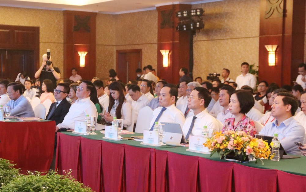 Bộ trưởng Bộ Thông tin và Truyền thông Nguyễn Mạnh Hùng phát biểu tại Diễn đàn. (Ảnh: Thu Hương/TTXVN)