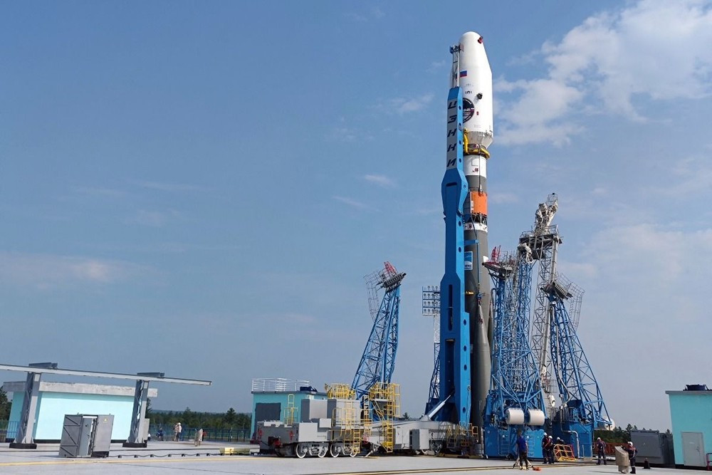 Tên lửa đẩy Soyuz 2.1b mang theo tàu thăm dò Mặt Trăng Luna-25 đặt trên bệ phóng tại sân bay vũ trụ Vostochny, Nga, ngày 8/8/2023. (Ảnh: AFP/TTXVN)