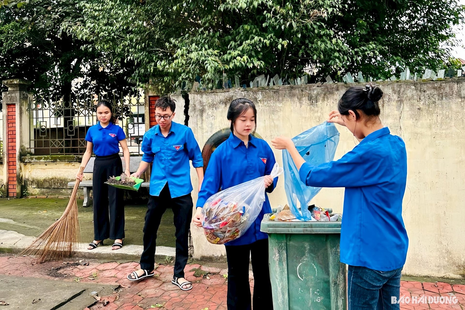 Gần 7.000 đoàn viên thanh niên toàn tỉnh tham gia dọn dẹp vệ sinh môi trường trong 