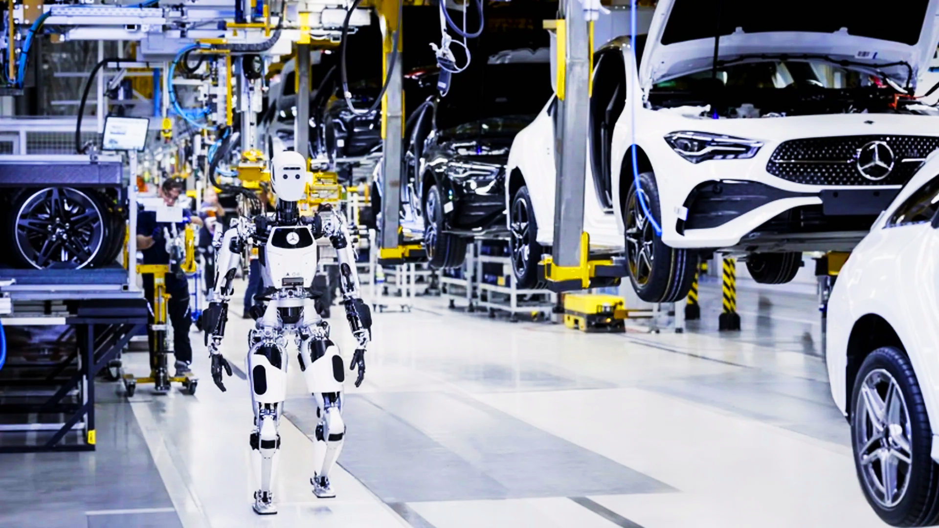 Mercedes-Benz chính thức đưa robot hình người tham gia vào dây chuyền lắp ráp. (Ảnh: Mercedes-Benz)
