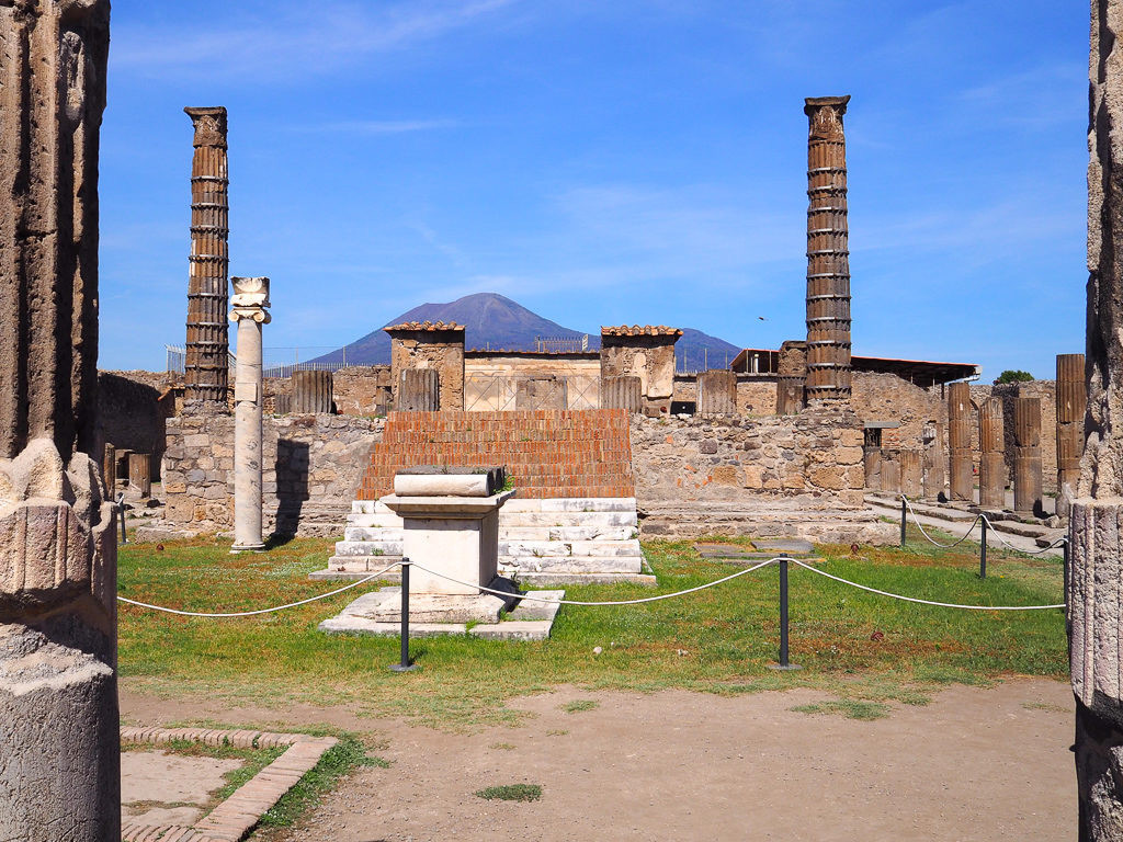 Những di tích còn sót lại ngày nay của thành phố Pompeii - Ảnh: MAP AND FAMILY