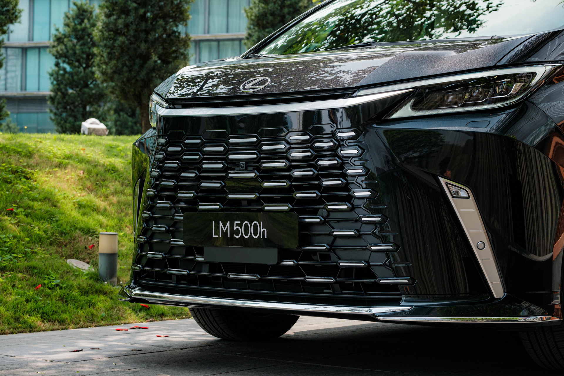 Lexus LM 2024 ra mắt Việt Nam với giá từ 7,29 tỉ đồng- Ảnh 4.
