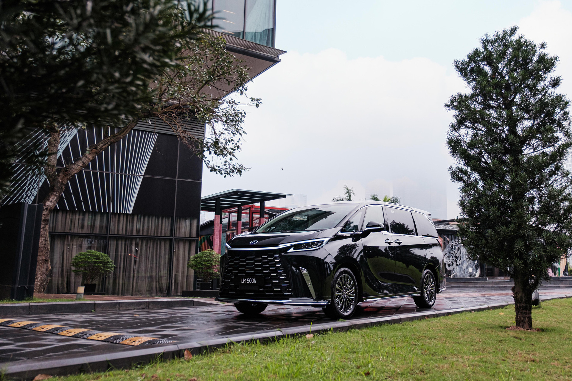 Lexus LM 2024 ra mắt Việt Nam với giá từ 7,29 tỉ đồng- Ảnh 11.