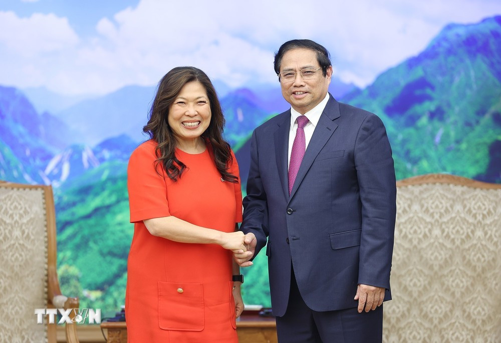 Thủ tướng Phạm Minh Chính tiếp bà Mary Ng, Bộ trưởng Phụ trách Phát triển kinh tế, Thương mại quốc tế và Xúc tiến xuất khẩu Canada. (Ảnh: Dương Giang/TTXVN)