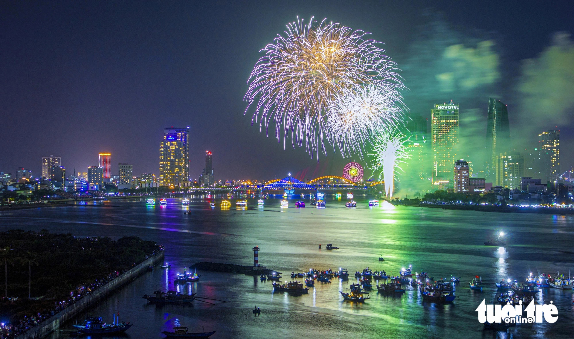 Đà Nẵng tặng 2.000 vé xem lễ hội pháo hoa quốc tế Đà Nẵng miễn phí trong chương trình Enjoy Danang 2024 - Ảnh: L.H.