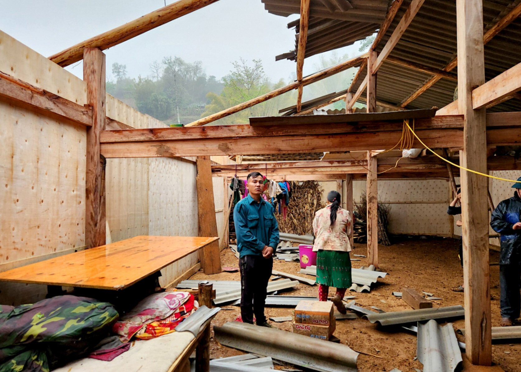 Nhiều ngôi nhà ở xã Khâu Vai (huyện Mèo Vạc, tỉnh Hà Giang) tốc mái, hư hỏng nặng. (Ảnh: Đ.X.)