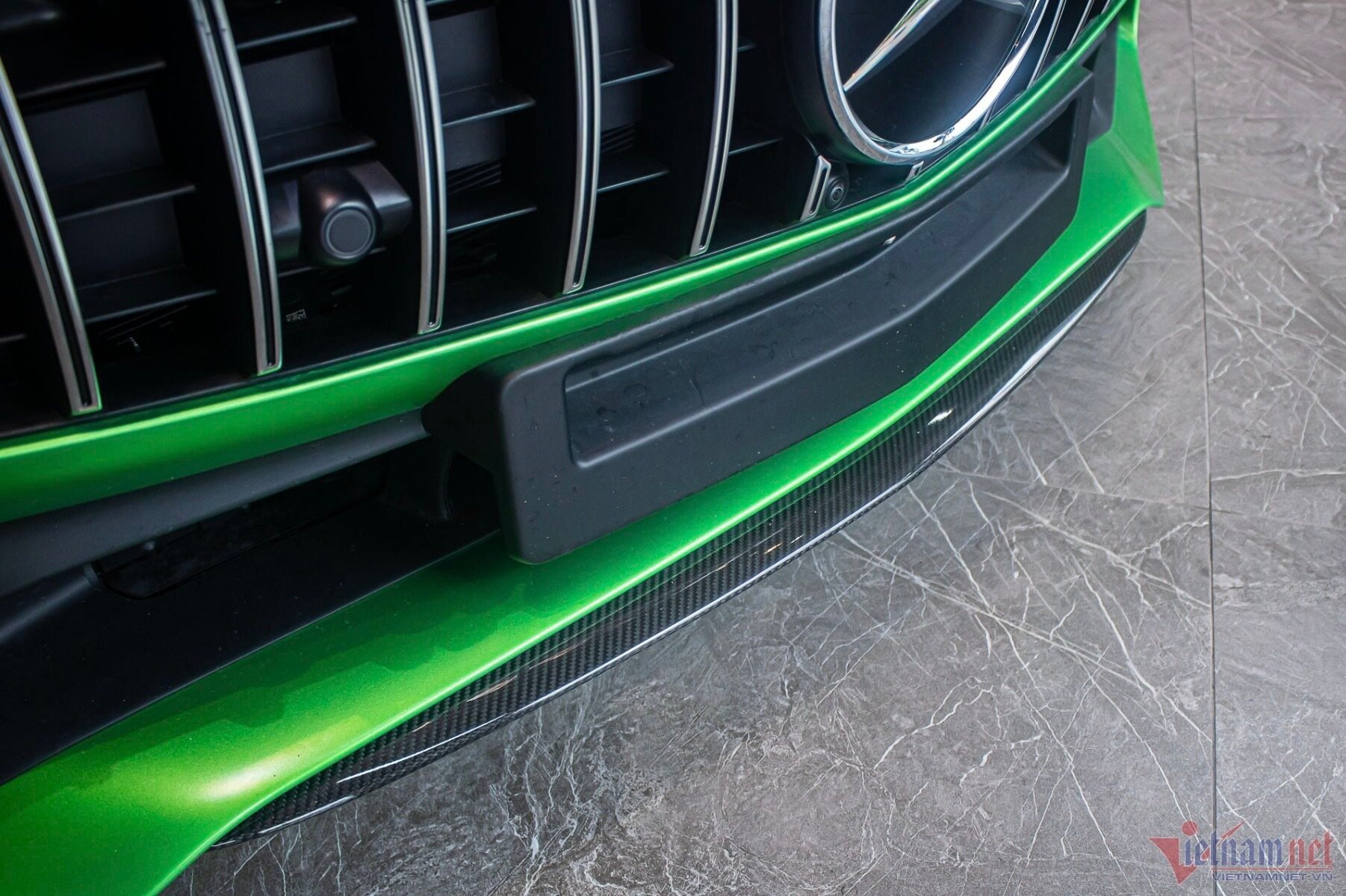 Lý do siêu xe Mercedes-AMG GT R nhập tư nhân đắt hơn chính hãng tới 4 tỷ đồng - 3