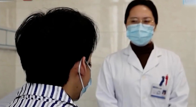 Liu được khám và điều trị tại Bệnh viện Nhân dân số 3 Hoài An, tỉnh Giang Tô cuối tháng 3/2024. Ảnh: Singtaousa