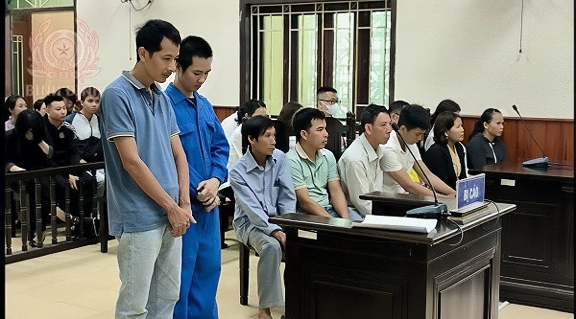 Bị cáo Đào Ngọc Khoa và Nguyễn Thành Dương tại phiên tòa