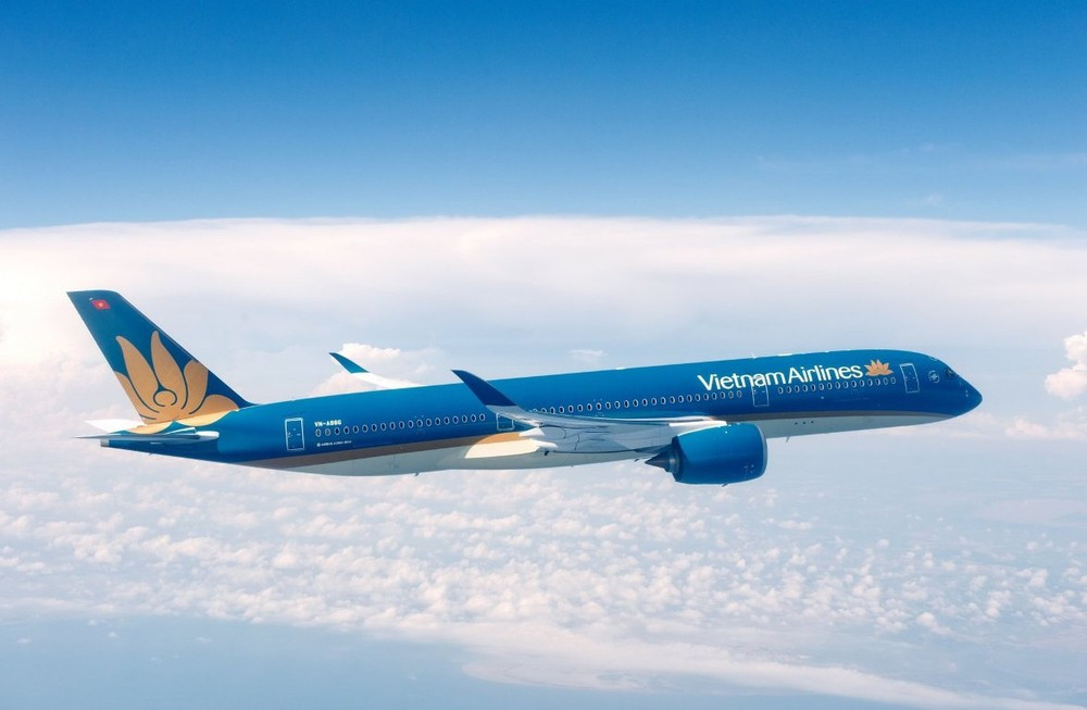 Máy bay của Hãng hàng không Vietnam Airlines dùng để mở đường bay thẳng đến Philippines. (Ảnh: PV/Vietnam+)