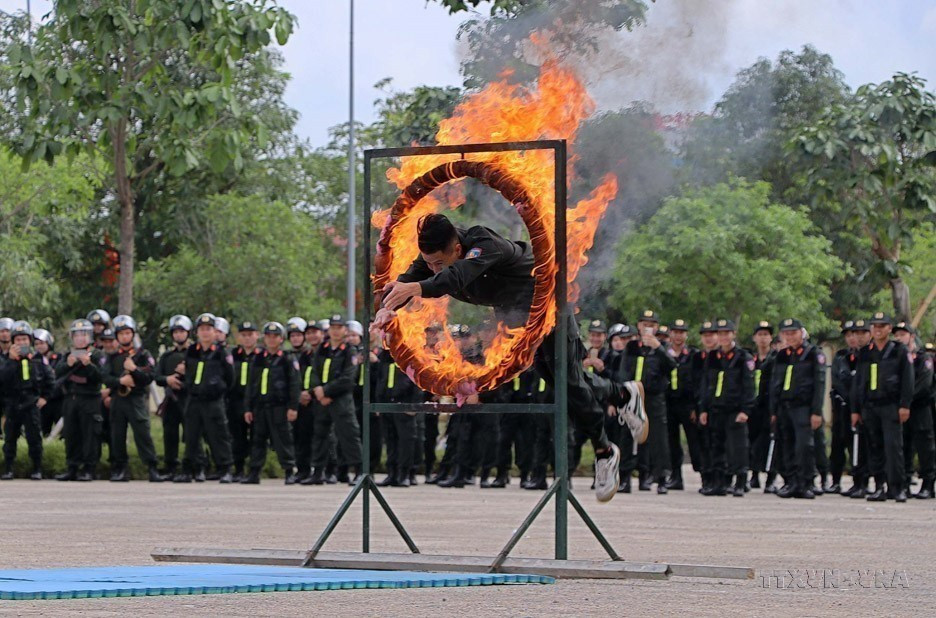 Mobile Police Force: “Steel shield” in protecting national security hinh anh 2