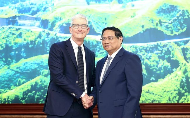 Thủ tướng Phạm Minh Chính và Giám đốc điều hành Tập đoàn Apple Tim Cook - Ảnh: TTXVN