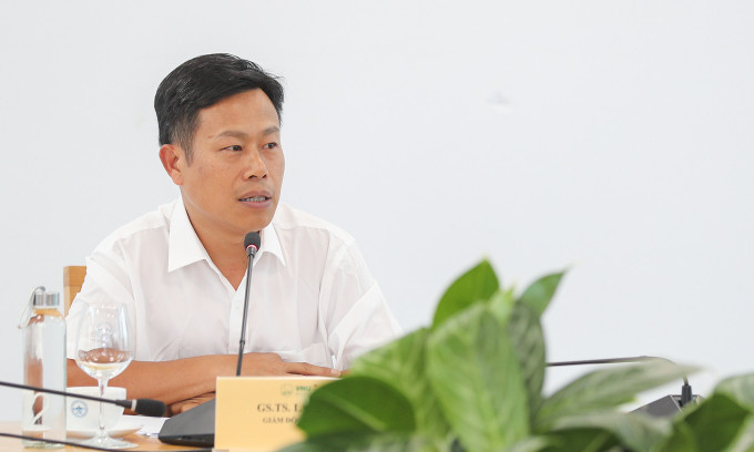 GS.TS Lê Quân, Giám đốc Đại học Quốc gia Hà Nội, tại hội thảo chiều 17/4. Ảnh: VNU