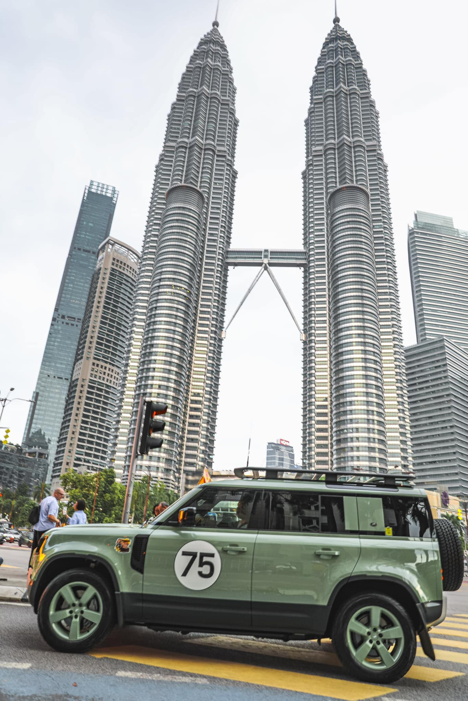 Tay chơi Việt mang Land Rover Defender 7 tỉ xuyên Đông Nam Á- Ảnh 2.