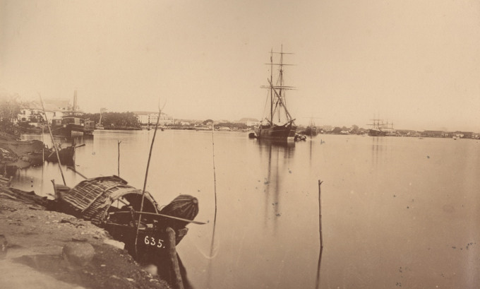 Bến cảng Sài Gòn những năm nửa cuối thế kỷ 19. Sau khi đánh chiếm Gia Định, Pháp khẩn trương tiến hành xây dựng cảng ở đây để vừa nuôi chiến tranh xâm lược, vừa thực hiện mục tiêu khai thác thuộc địa.