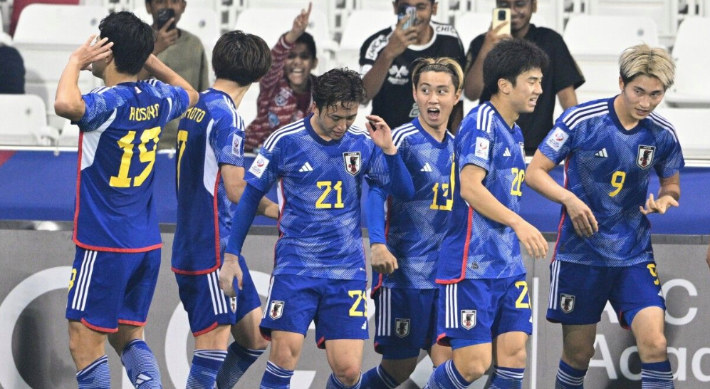Niềm vui vủa các cầu thủ U23 Nhật Bản sau khi ghi bàn vào lưới U23 Qatar - Ảnh: AFC