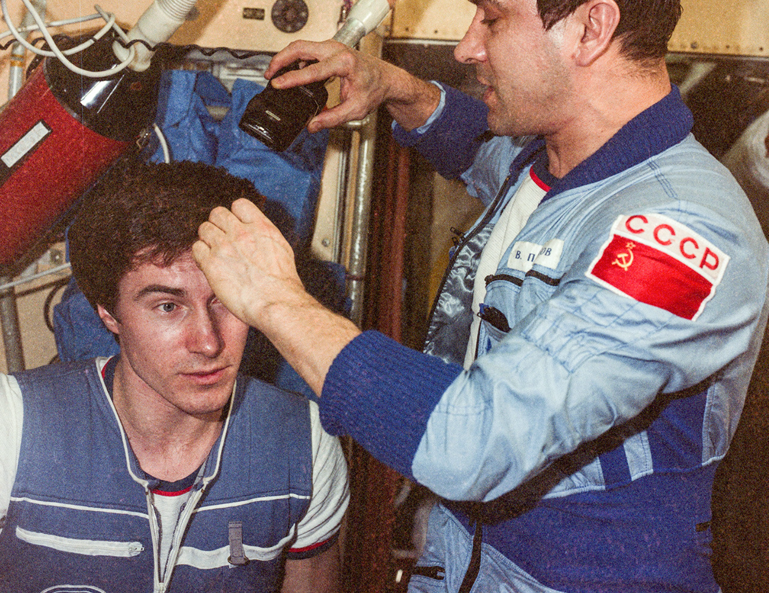 Ông Sergei Krikalev phải ở lại trạm vũ trụ Mir lâu gấp đôi thời gian dự kiến. (Ảnh: TASS)