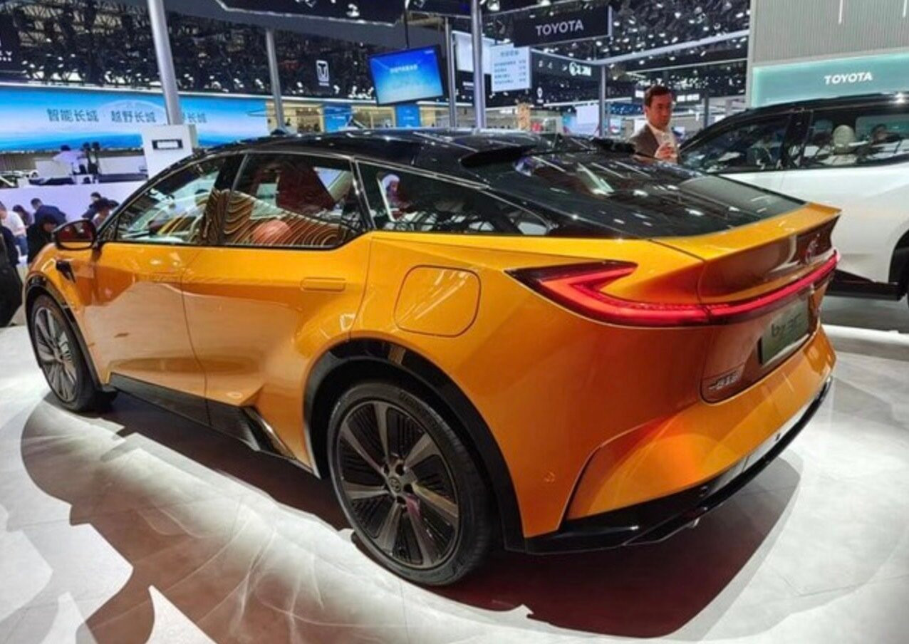 Toyota trình làng bộ đôi xe điện hoàn toàn mới tại Trung Quốc - 13