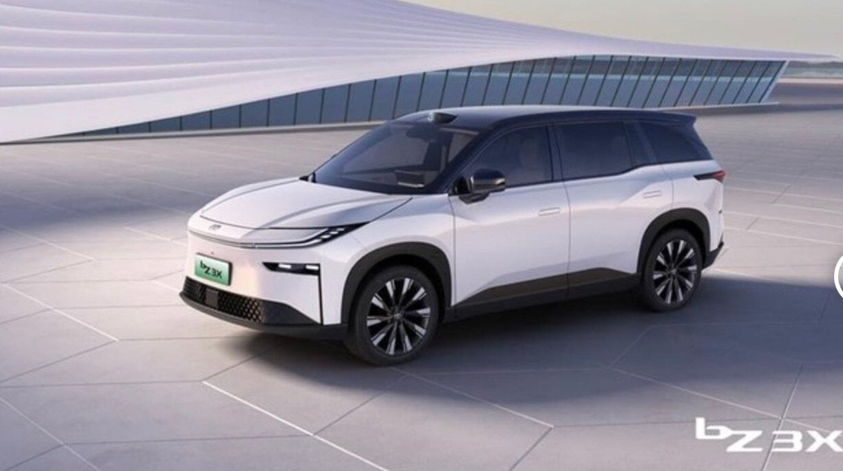 Toyota trình làng bộ đôi xe điện hoàn toàn mới tại Trung Quốc - 4