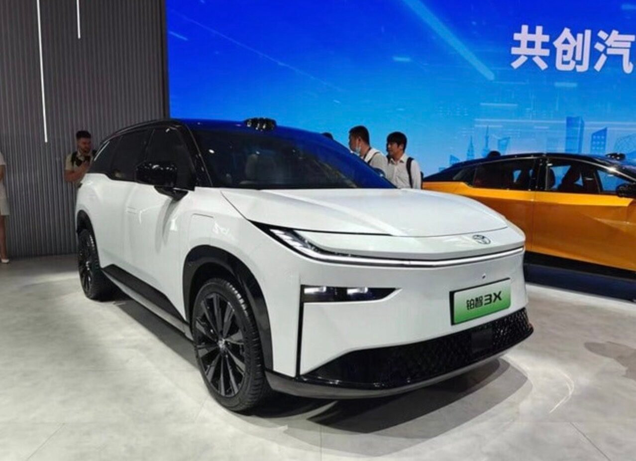 Toyota trình làng bộ đôi xe điện hoàn toàn mới tại Trung Quốc - 6