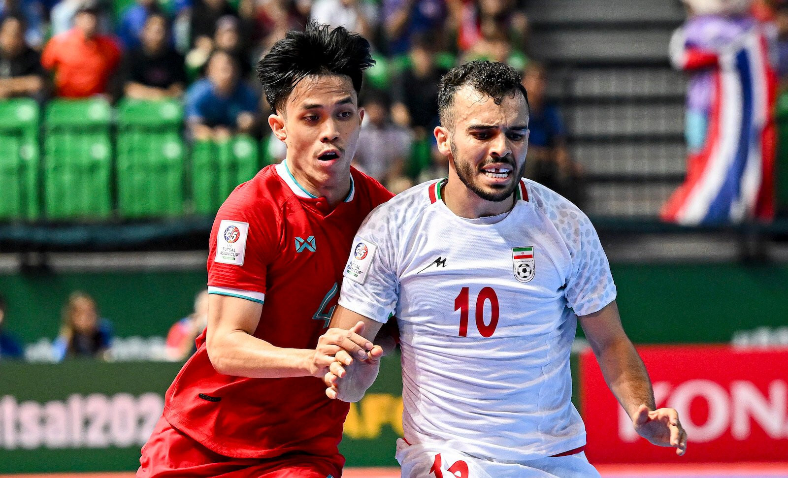 Đội tuyển Iran (áo trắng) vô địch giải futsal châu Á 2024.