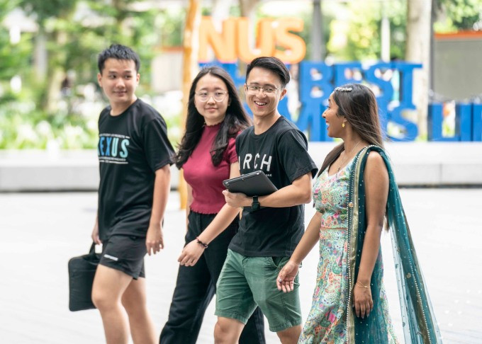 Sinh viên tại Đại học Quốc gia Singapore. Ảnh: SNU Fanpage