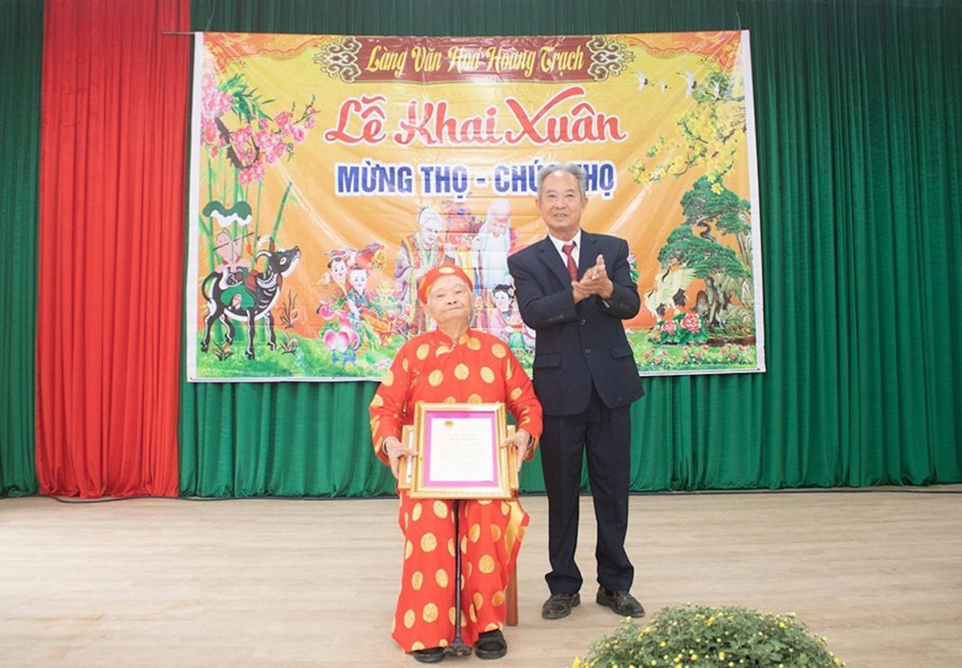 Cụ Nguyễn Ngọc Quỳnh trong lễ mừng thọ 100 tuổi, ngày 15/2/2024. (Ảnh: NVCC)