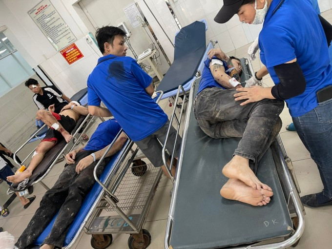 Các công nhân bị thương đang được điều trị tại Bệnh viên đa khoa Thống Nhất - Đồng Nai. Ảnh: Thái Hà