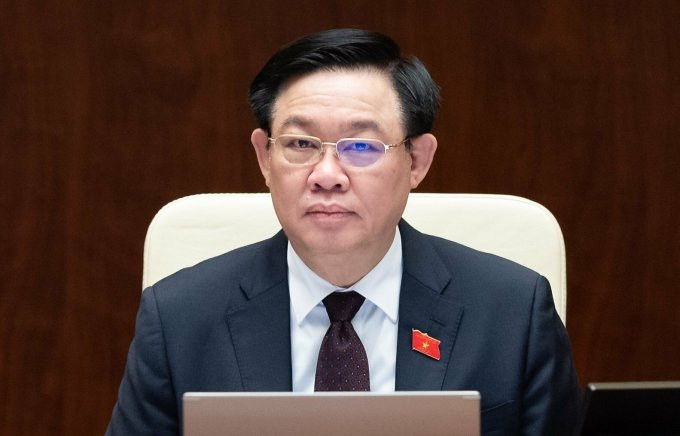 Ông Vương Đình Huệ điều hành phiên thảo luận tại Quốc hội về dự án Luật Nhà ở sửa đổi, sáng 19/6/2023. Ảnh: Media Quốc hội