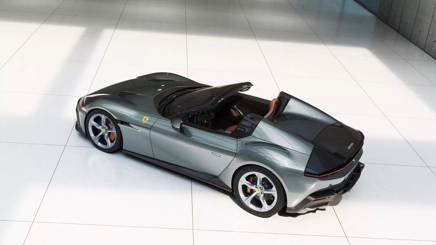 Siêu xe Ferrari 12Cilindri vừa ra mắt thế giới đã 'lọt mắt xanh' Cường Đô la - 7